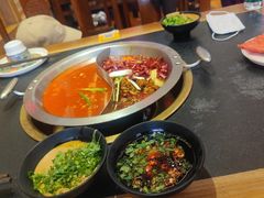 -沸炉重庆老火锅(军事博物馆店)