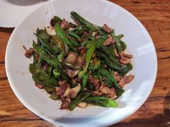 基地辣椒炒土猪肉-渔乡米香·剁椒鱼头(四方坪店)