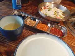 -明洞阿姨·韩式酱蟹烤肉·创意料理(三元桥店)