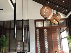 -梁鸿湿地丽笙度假酒店大堂吧