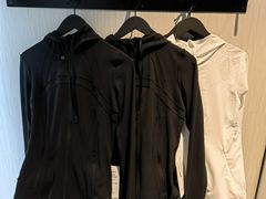 -lululemon(上海浦东IFC店)