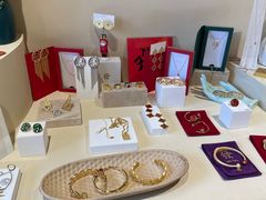 -LADY FAFA(巨鹿路陕西南路路口店)