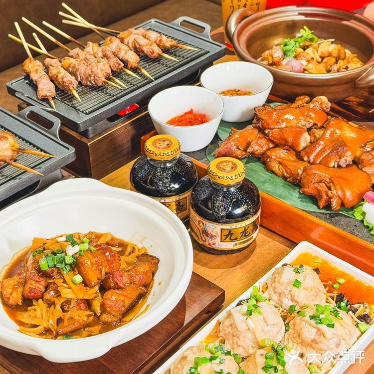 ️朝阳门新开了一家特色融合菜，中午领导请客