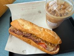 -Bánh Mì Huynh Hoa