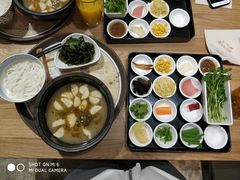 墨鱼丸酸菜过桥米线-妈妈故事米线(市府恒隆店)