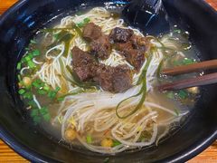 红烧牛肉小面/米线-孟婆汤重庆小面(西洪路店)
