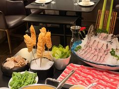 -鲜入唯煮·港式海鲜牛肉火锅(金宝街店)