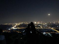 -鬼笑石后山停车场