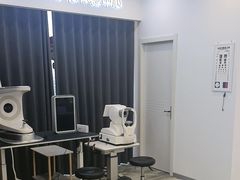 -三目眼镜·蔡司视觉合作店(青浦宝龙店)