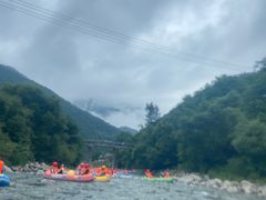 -秦岭峡谷漂流景区