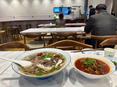 -犇逸·乐山跷脚牛肉·四川现炒(览海店)