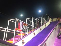 -嘿哟动霸CHUA·新潮玩运动娱乐中心·蹦床滑冰团建乐园