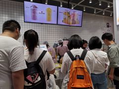 等位区-果呀呀(国金街店)