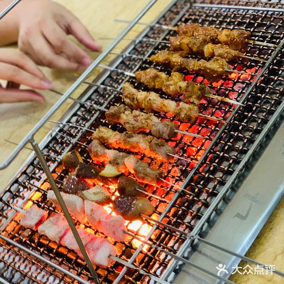 飞翔宫烧烤城(海兰饮食店)