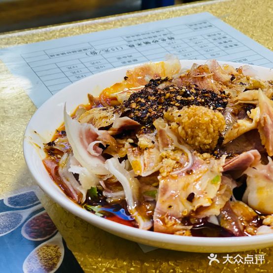 万春猪耳朵饭店(海椒市街7号院店)