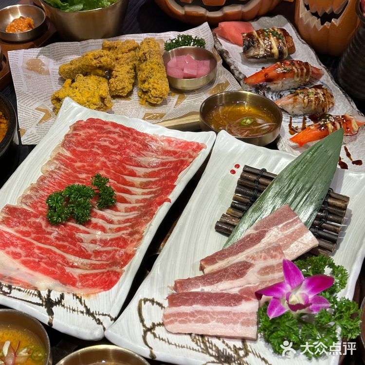 这家烤肉店万圣节氛围💯