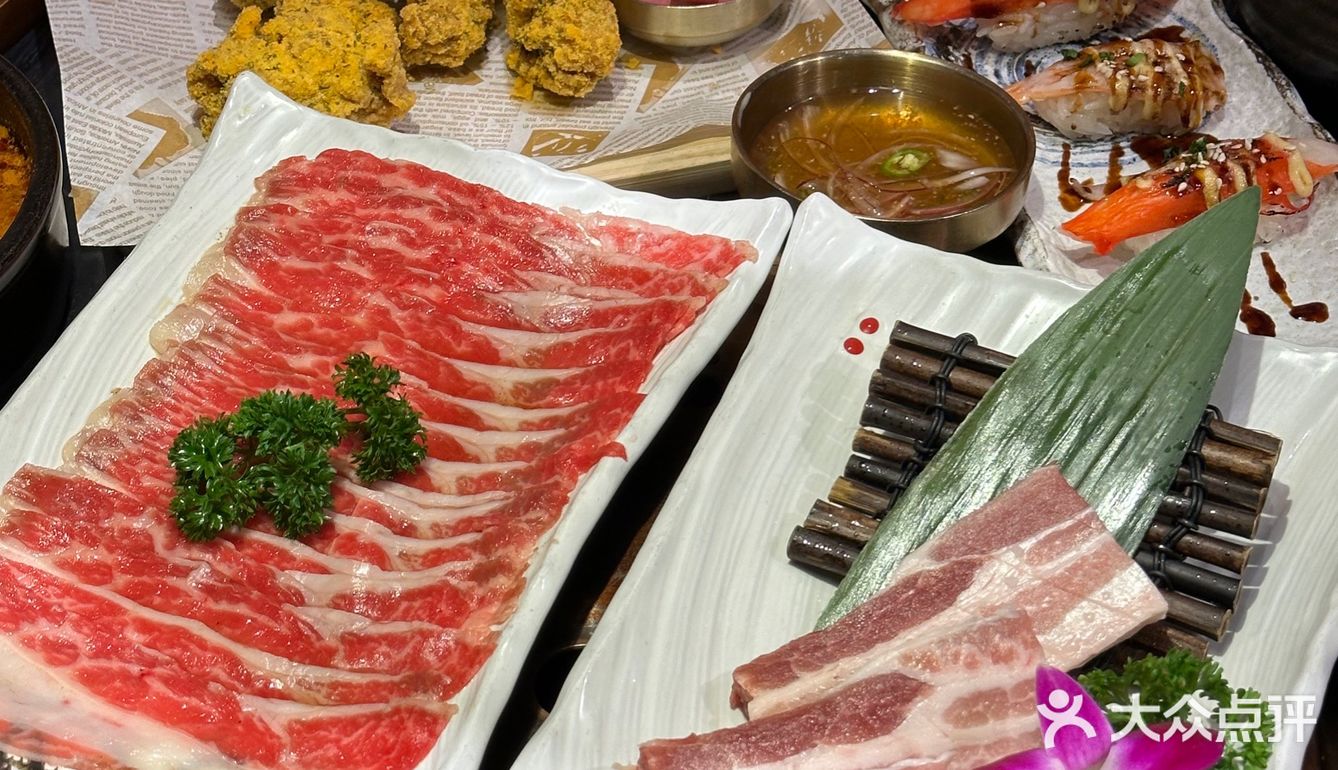 这家烤肉店万圣节氛围💯
