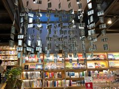 -猫的天空之城概念书店(杭州南宋御街店)