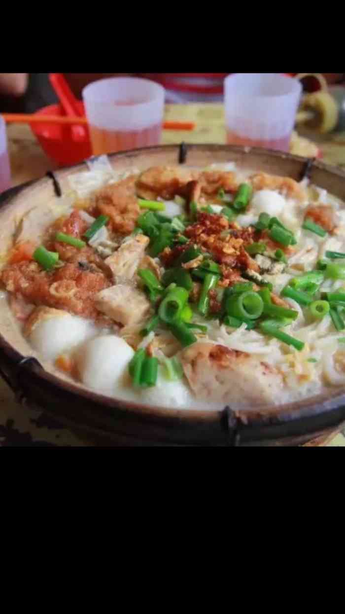 赞记好吃店-"这家店最出名的是鱼滑粉,据说是店主自创的.