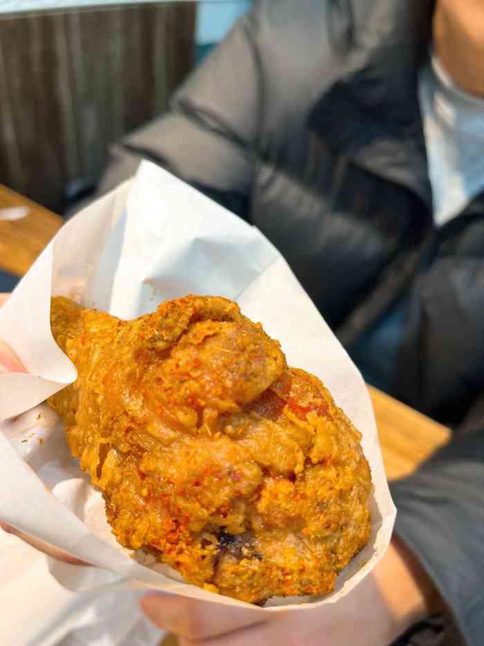 食搭子中式炸鸡(老门东店)-"[薄荷]环境: 环境就是回忆童年的风,墙.