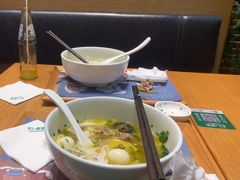 -呷佬·长沙手工米粉(金沙江路店)