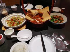 -鸽子侯·家宴·平价海鲜(市图书馆店)