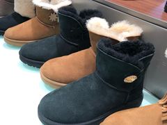 -UGG(燕莎奥特莱斯购物中心店)