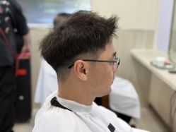-PE SALON