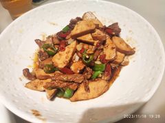 攸县香干炒肉-佬麻雀·剁椒鱼头(京基KK One店)