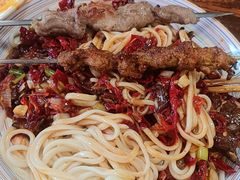 -歹歹的加个面过油肉拌面