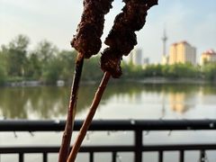 -靓海海鲜火锅(水上湖边观景店)