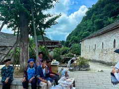 -高荡千年布依古寨旅游景区