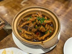 红焖鸡爪煲-一楼食业·美食人家