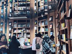 -钟书阁(松江泰晤士小镇店)