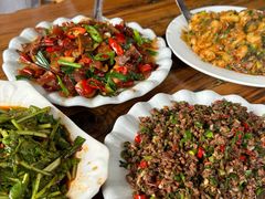 见手青炒腊肉-阿葉农家饭店