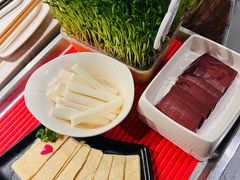 -海底捞火锅鲜切牛肉主题店(长寿路店)