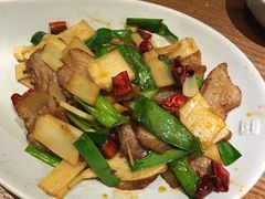 -云海肴·汽锅鸡·云南菜(天山百盛优客店)