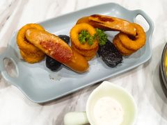 什肠三重奏拌洋葱圈-Jenny House 珍妮屋新派食堂(美吉特店)