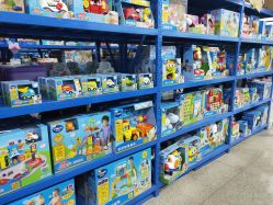 -逝水玩具折扣店