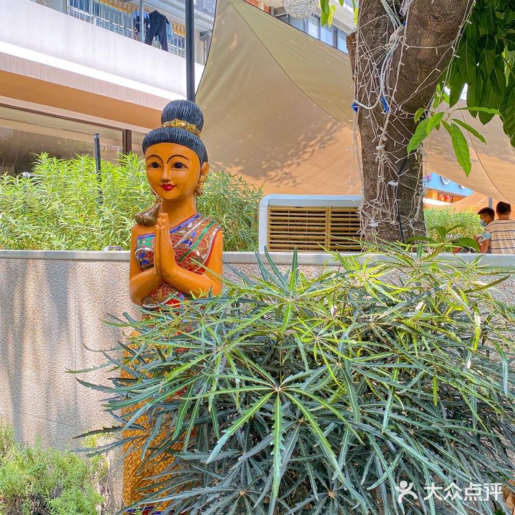 🌴氛围感绝佳的露营风东南亚餐厅,冬阴功太好恰了~