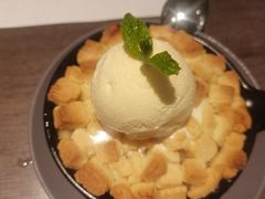 热烤苹果布丁配雪糕-港丽餐厅(来福士店)