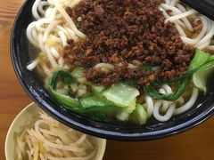 -丽虹云南过桥米线(兴工街店)