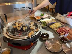 -围炉肉舍•炭烤活鳗•丹东海鲜烤肉(步行街店)