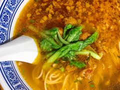 辣肉面-沪西老弄堂面馆(定西路店)