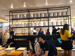 等位区-喜茶(深圳东门1234店)
