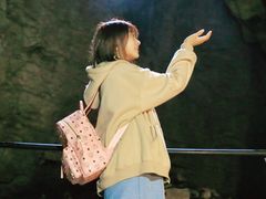 -怀托摩萤火虫洞