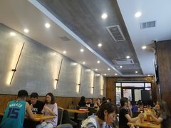 大堂-螺小胖柳州螺蛳粉(钟楼总店)