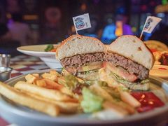 -鲨鱼美式餐厅酒吧Sharky