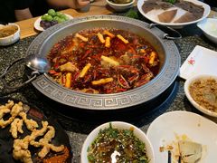 -杨肥肠火锅大排档(火车站花园店)