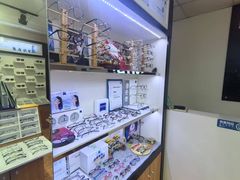 -MiRi眼镜·蔡司·星趣控·尼康控优点视觉合作店(南京东路店)